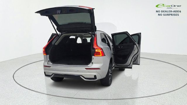 Used 2025 Volvo XC60 B5 Core AWD/4WD image 18