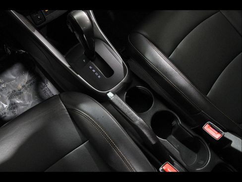 Certified 2022 Chevrolet Trax LT w/ Premium Seat Package image 15