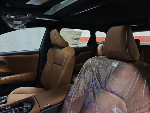 New 2025 Toyota Crown Signia image 11