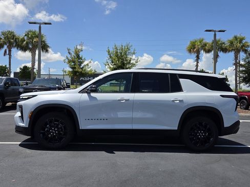 New 2026 Chevrolet Traverse LT w/ Midnight/Sport Edition FWD image 3