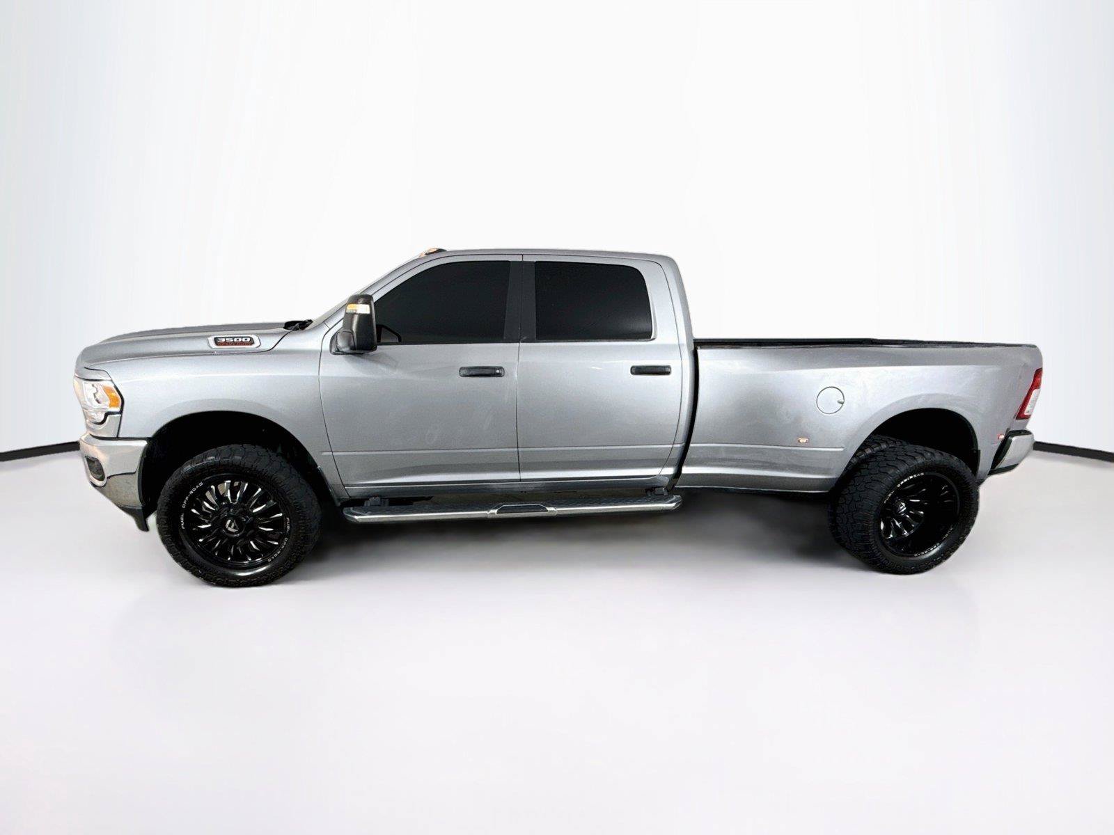 Used 2023 RAM 3500 Big Horn w/ Level 1 Equipment Group AWD/4WD image 2