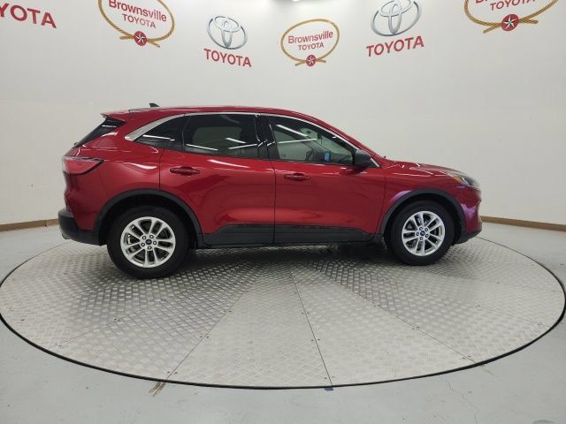 Used 2022 Ford Escape SE w/ Convenience Package FWD image 3