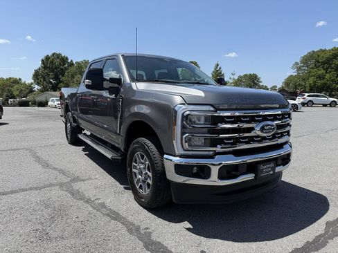 Used 2025 Ford F250 Lariat AWD/4WD image 9