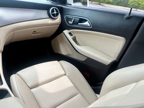 Used 2017 Mercedes-Benz CLA 250 image 26