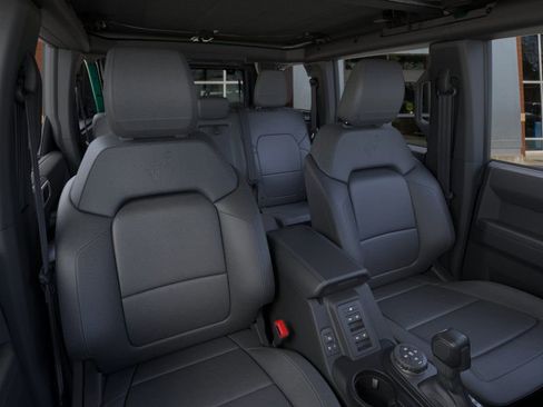 New 2025 Ford Bronco Outer Banks w/ Sasquatch Package image 10