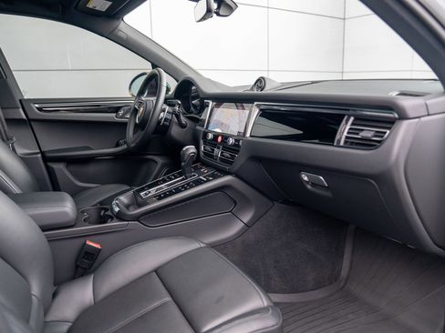 Certified 2023 Porsche Macan Turbo image 25