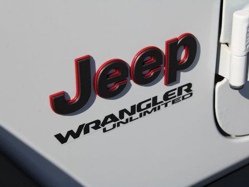 Used 2020 Jeep Wrangler Unlimited Rubicon AWD/4WD image 10