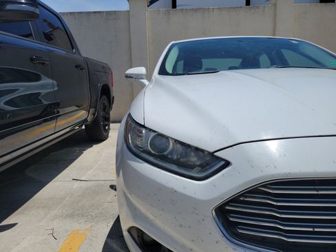 Used 2013 Ford Fusion SE FWD image 6