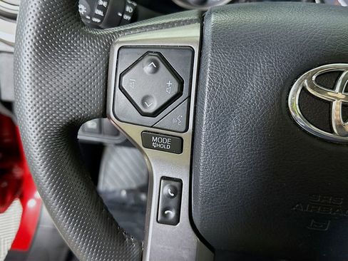 Certified 2018 Toyota Tacoma SR5 AWD/4WD image 20