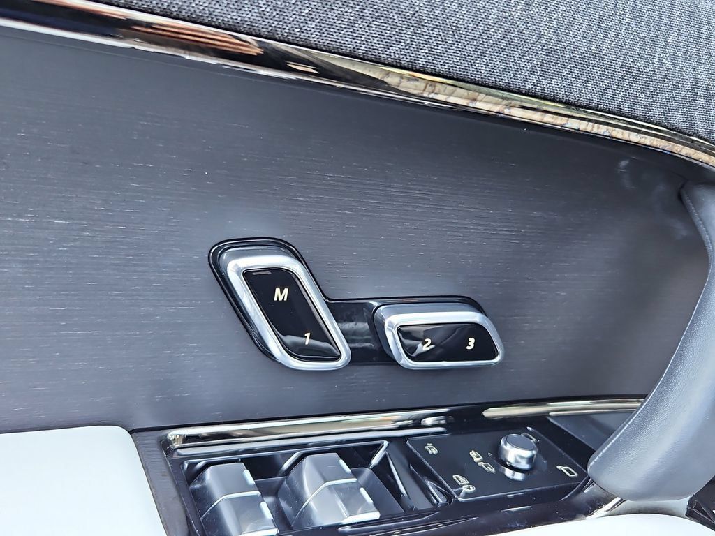 Used 2024 Land Rover Range Rover Sport SE AWD/4WD image 28