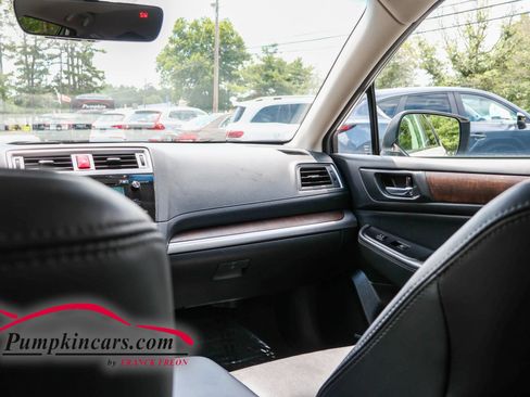 Used 2017 Subaru Outback 2.5i Limited AWD/4WD image 41