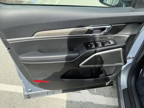 Used 2022 Kia Telluride EX w/ Towing Package image 11