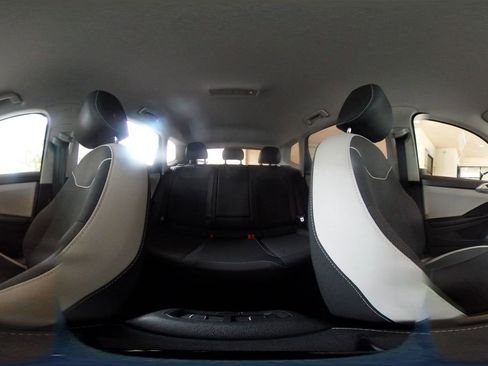 Used 2025 Volkswagen Taos SE image 36