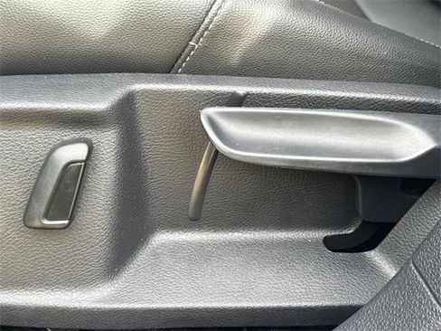 Used 2020 Volkswagen Golf 4-Door image 22