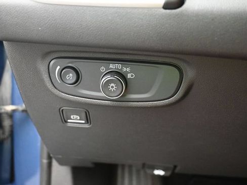 Used 2024 GMC Terrain SLE AWD/4WD image 32