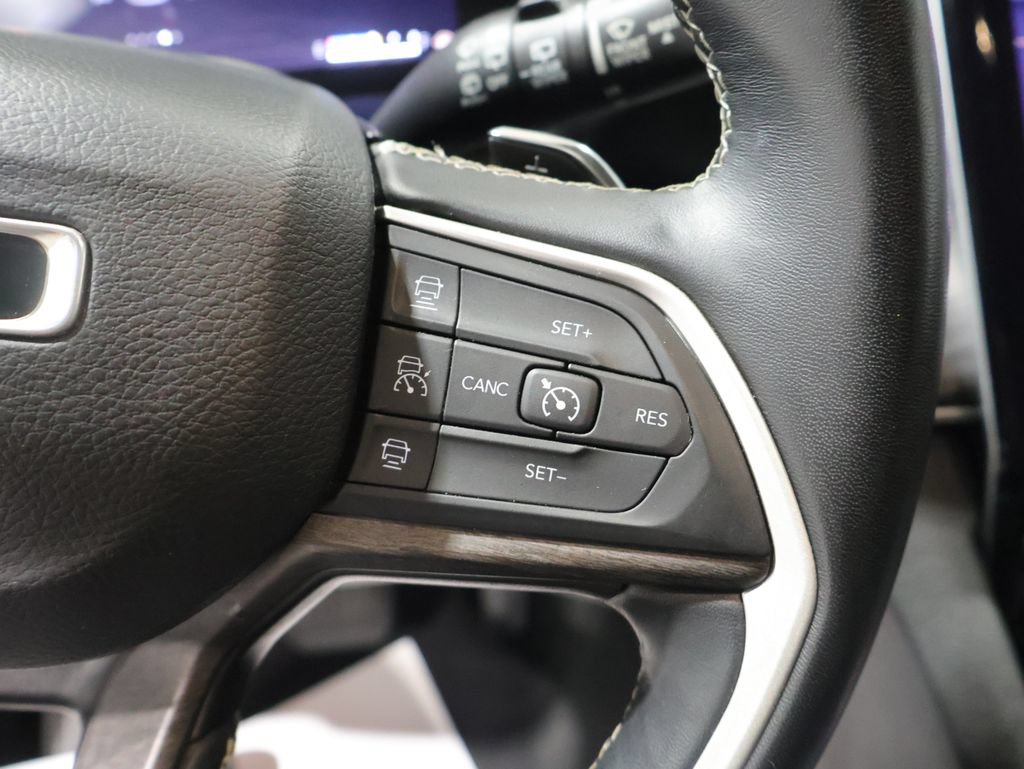 Certified 2022 Jeep Grand Cherokee L Limited AWD/4WD image 37