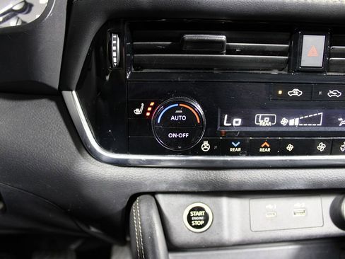 Used 2023 Nissan Rogue SL w/ SL Premium Package image 22