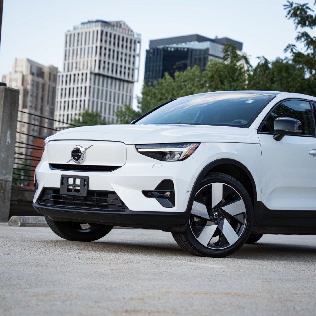 Certified 2023 Volvo C40 P8 Recharge Plus w/ Climate Package AWD/4WD image 3