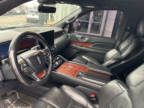 Used 2022 Lincoln Navigator L Reserve image 9
