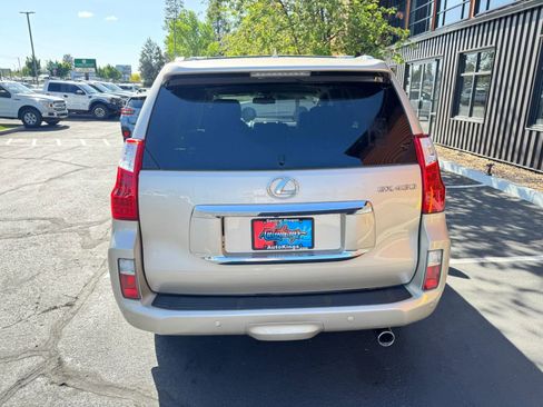 Used 2011 Lexus GX 460 Premium AWD/4WD image 4