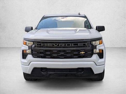 Used 2022 Chevrolet Silverado 1500 Custom image 2