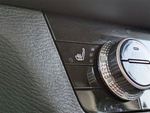 Used 2023 Mitsubishi Outlander SE image 24