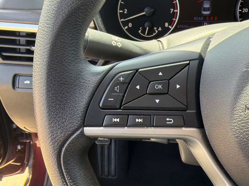 Used 2025 Nissan Altima 2.5 SV FWD image 14