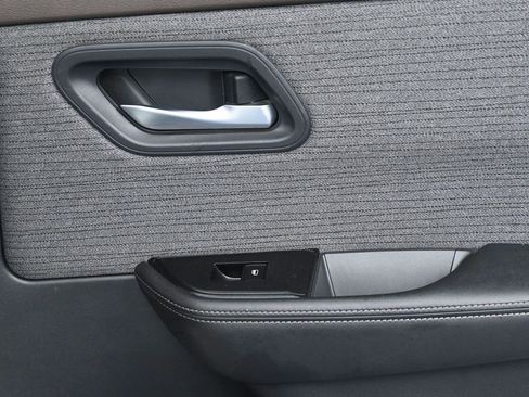 Used 2022 Nissan Rogue SV image 30