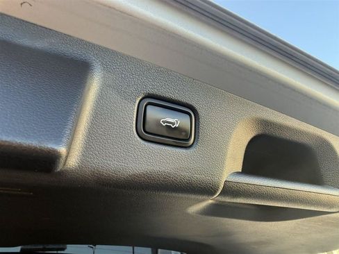 Used 2022 Hyundai Palisade Limited AWD/4WD image 19