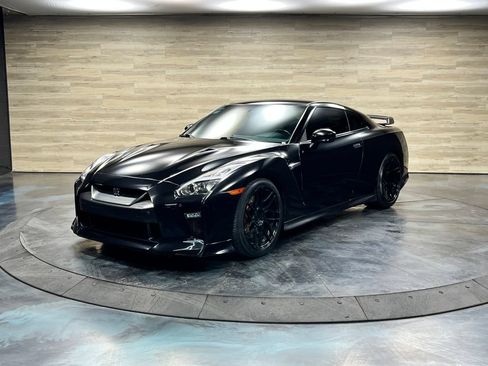 Used 2019 Nissan GT-R Premium w/ Premium Interior Package AWD/4WD image 7