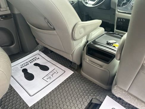Used 2015 Toyota Sienna XLE w/ XLE Navigation Package image 14