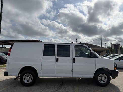 Used 2023 Chevrolet Express 2500 w/ Driver Convenience Package image 4