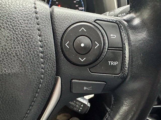 Used 2017 Toyota RAV4 XLE AWD/4WD image 18
