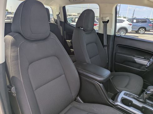 Used 2022 Chevrolet Colorado LT w/ Chrome Appearance Package image 20