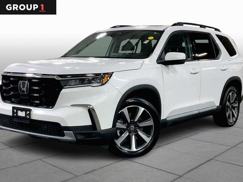 Used 2023 Honda Pilot Touring image 1