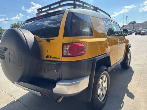 Used 2008 Toyota FJ Cruiser 4WD image 6