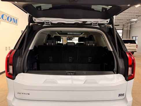 Used 2025 Ford Expedition Active image 8