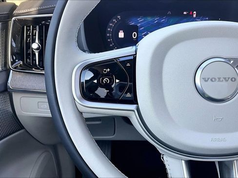 New 2026 Volvo XC90 T8 Ultra w/ Protection Package Premier image 24