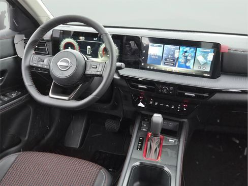 New 2026 Nissan Kicks SR image 18