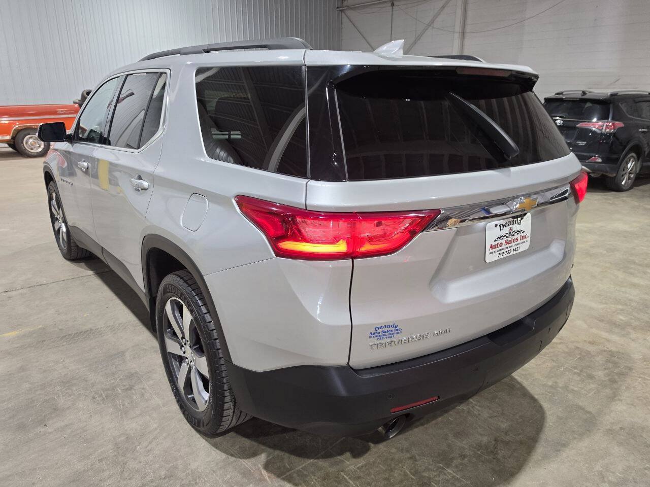 Used 2019 Chevrolet Traverse LT w/ LT Premium Package AWD/4WD image 9