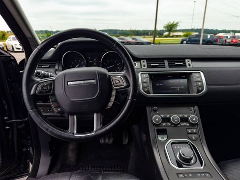 Used 2018 Land Rover Range Rover Evoque SE Premium AWD/4WD image 7