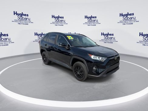 Used 2021 Toyota RAV4 XLE FWD image 3