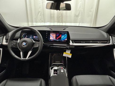 Used 2025 BMW X1 xDrive28i w/ Convenience Package image 9