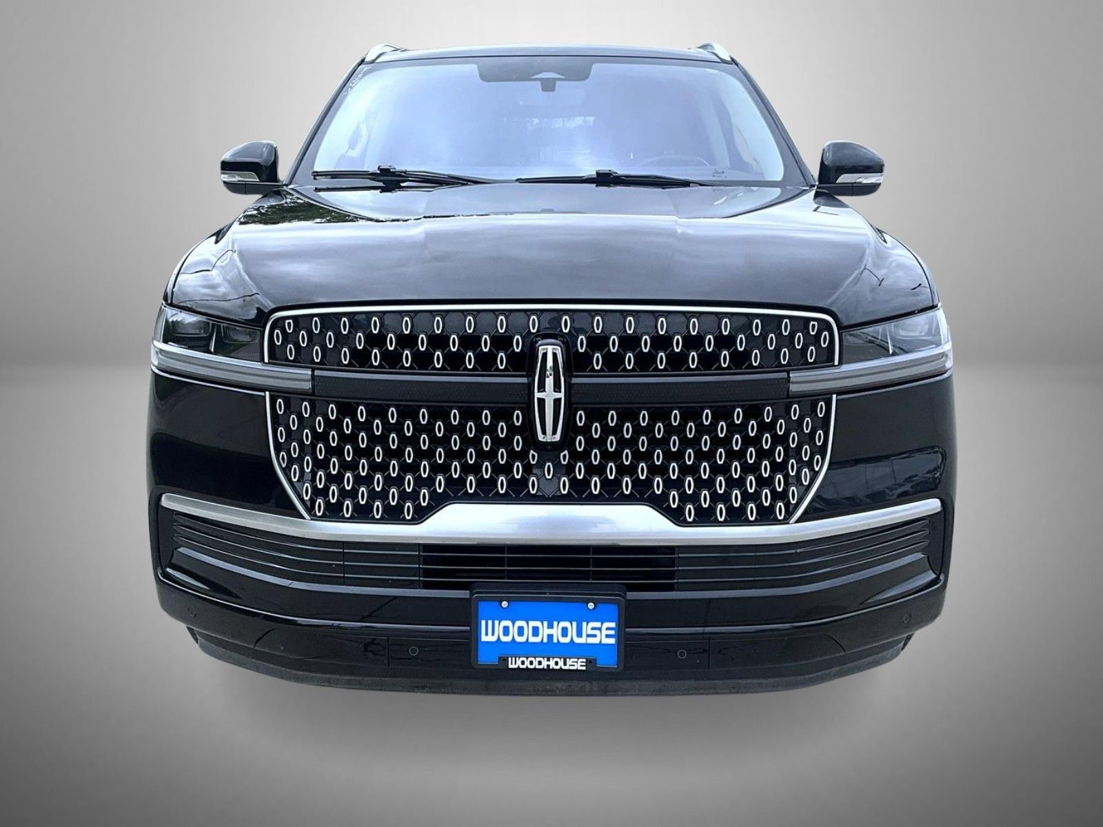 Used 2025 Lincoln Navigator Reserve AWD/4WD image 2