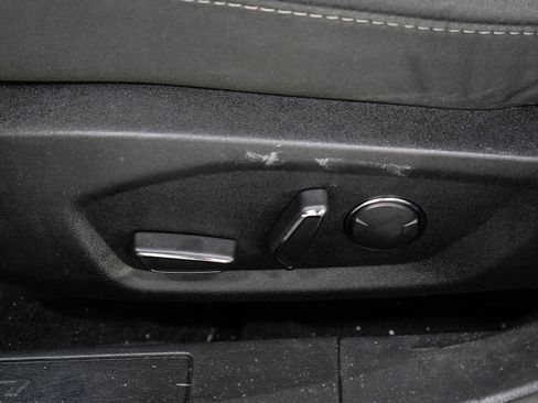 Used 2017 Ford Fusion SE w/ Fusion SE Technology Package FWD image 21