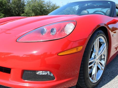 Used 2007 Chevrolet Corvette Coupe w/ Performance Package RWD image 29