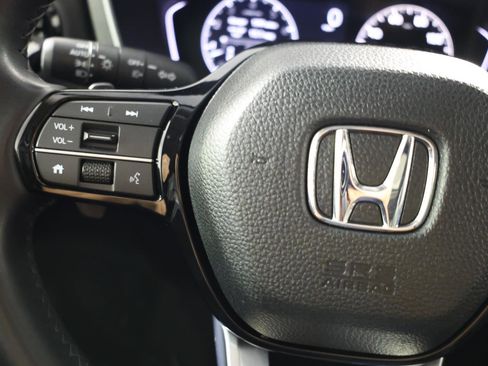 Used 2024 Honda Pilot Touring image 21