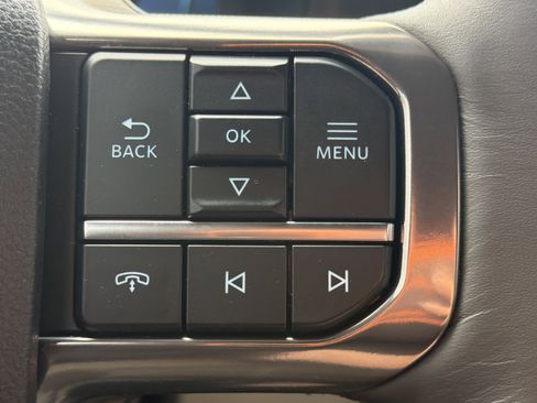 Used 2025 Ford F450 Platinum w/ Platinum Plus Package AWD/4WD image 19
