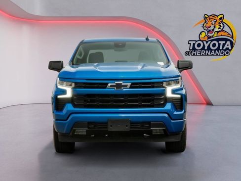 Used 2023 Chevrolet Silverado 1500 RST w/ Z71 Off-Road Package AWD/4WD image 2