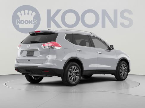 Used 2016 Nissan Rogue SV w/ SV Premium Package AWD/4WD image 4